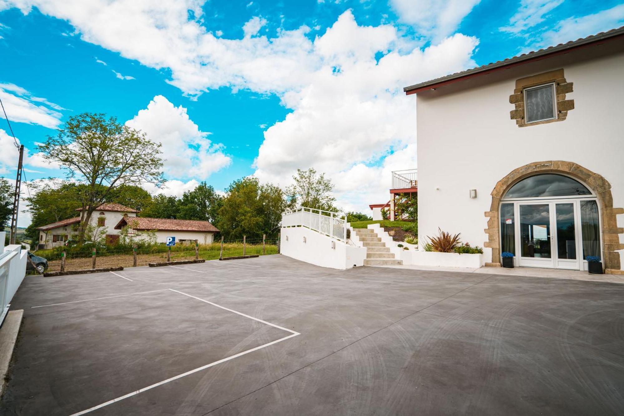 Bed & Breakfast Perbos 1556 La Bastide-Clairence Екстер'єр фото