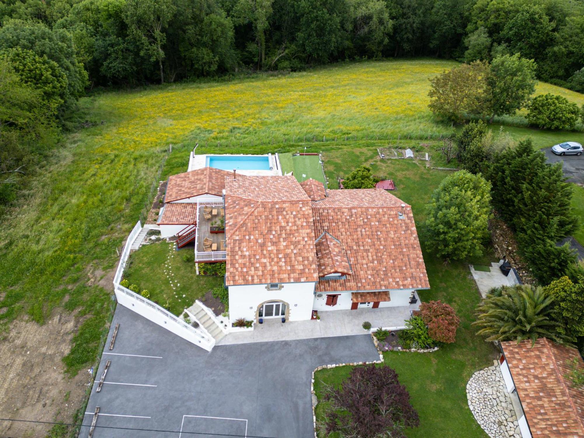 Bed & Breakfast Perbos 1556 La Bastide-Clairence Екстер'єр фото